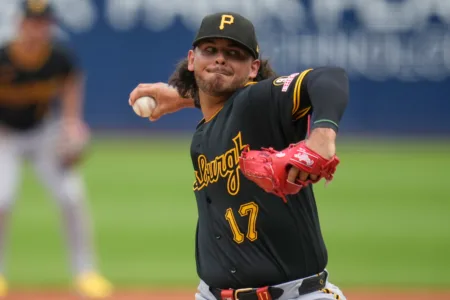 Jones becomes first Pirates' pitcher since 1981 to retire at least 30 consecutive batters